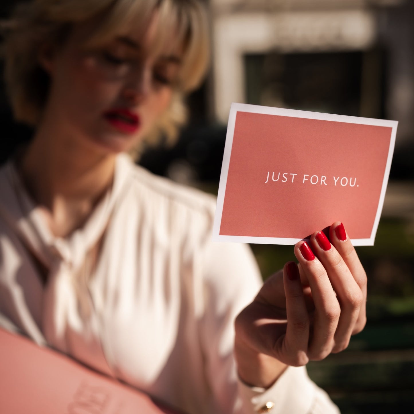 Giftbox Ramo de Rosas Premium con Champagne Veuve Clicquot