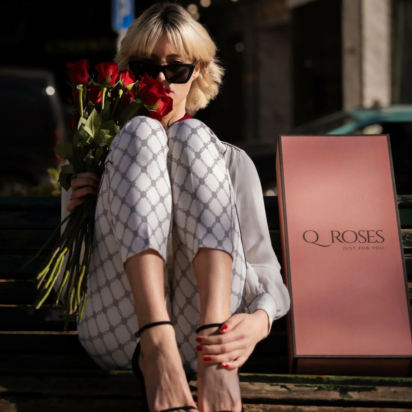 Buquê de Rosas Vermelhas Premium e Chocolates Arcádia - QRoses
